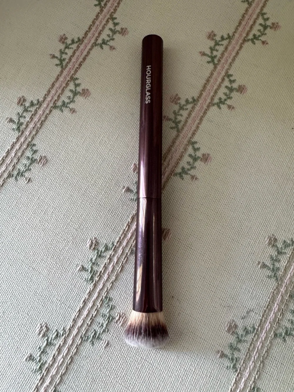 Hourglass Vanish Seamless Finish Concealer Brush